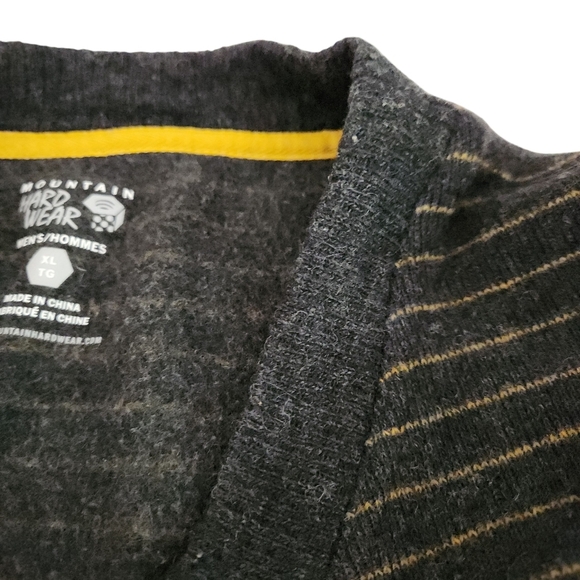 Mountain Hardwear Striped Wool Blend V-Neck Sweater – XL – Grey/Yellow – Outdoor - Picture 8 of 13